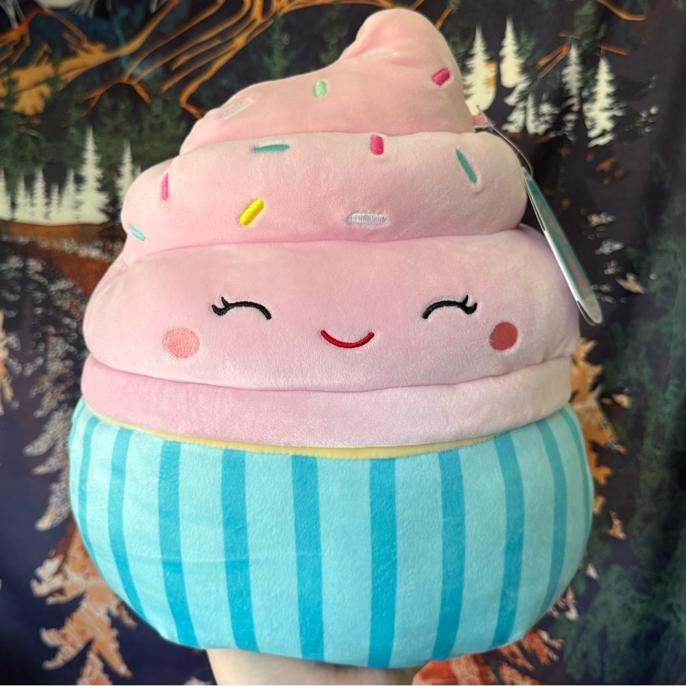 12" Diedre the cupcake Squishmallow BNWT Paper Store Exclusive